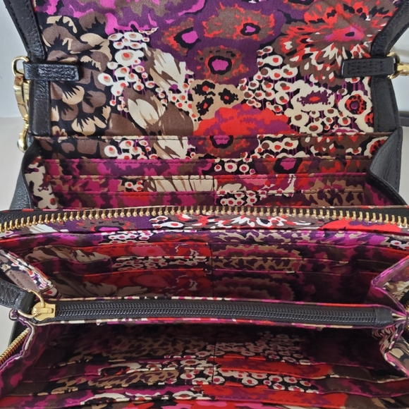 VERA BRADLEY Black Leather Crossbody Zip Wallet Handbag Floral Lining Pockets A+ - Picture 14 of 16